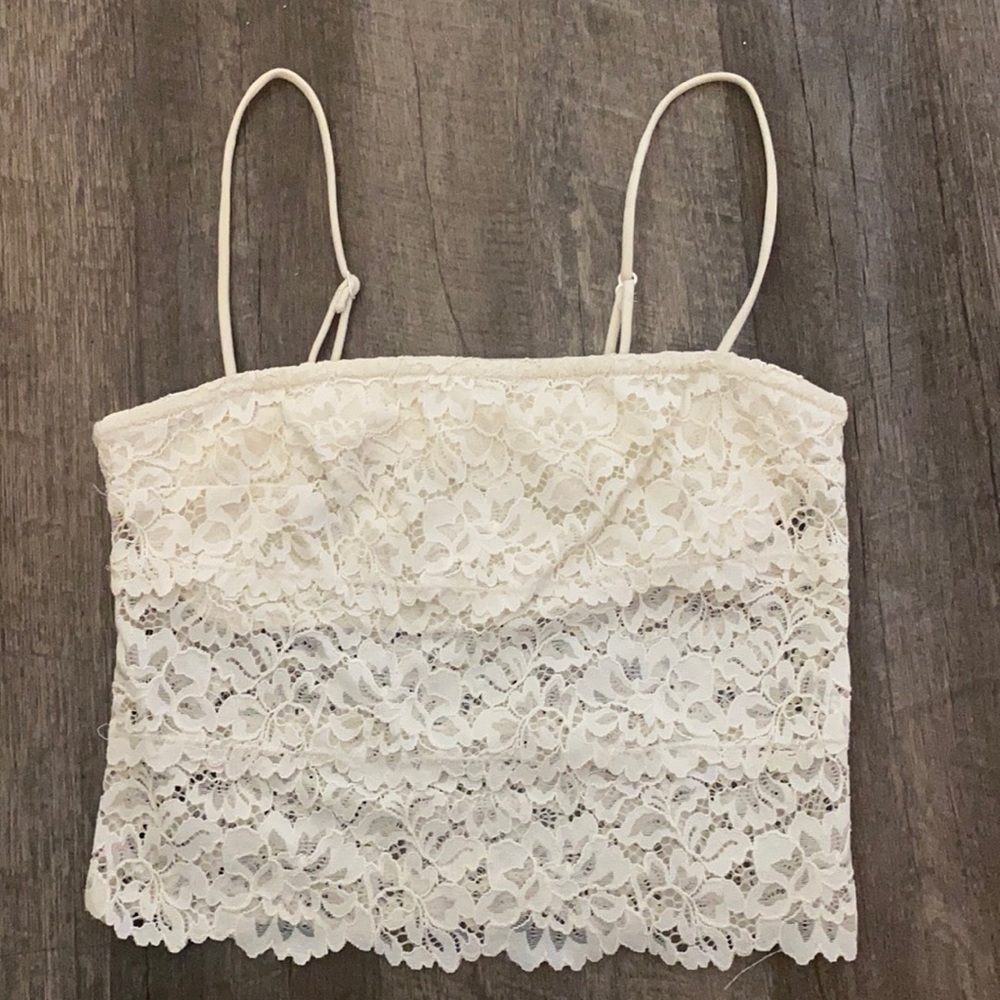 Whire lacey crop top